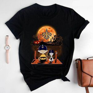 Charlie Brown Snoopy T-Shirt Watching Saints Halloween Cartoon Tee 73